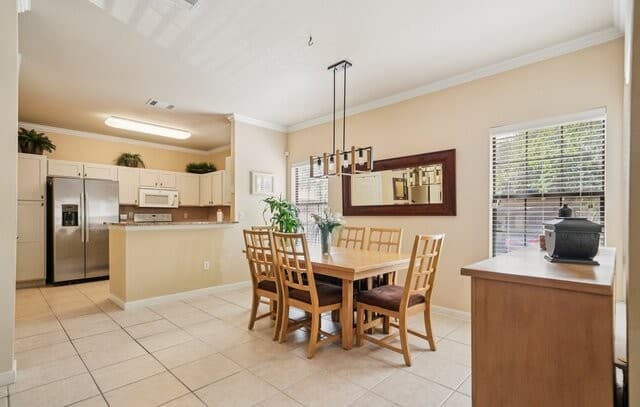 4-bedroom rental at 6160 Eckhert Unit APT 301 in San Antonio, TX — photo 4