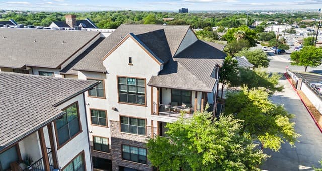 2-bedroom rental at 7342 Oak Manor Dr Unit 1302 in San Antonio, TX — photo 3
