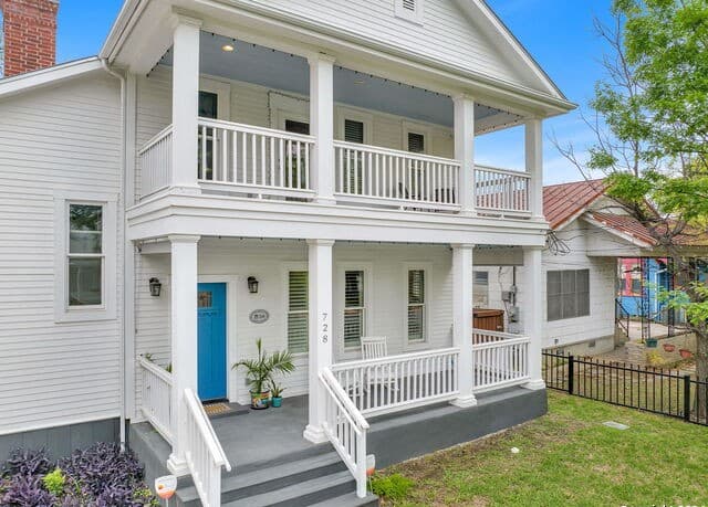 4-bedroom rental at 728 E Guenther St in San Antonio, TX — photo 1