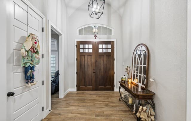 4-bedroom rental at 498 Double Gate Rd in Castroville, TX — photo 4