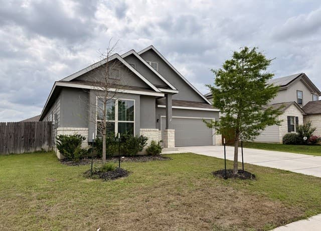 3-bedroom rental at 224 Pudu Trl in Cibolo, TX — photo 3
