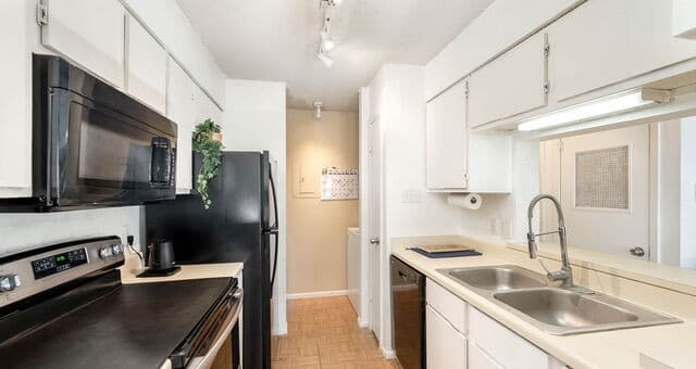 2-bedroom rental at 14343 Judson Rd Unit 1201 in San Antonio, TX — photo 4