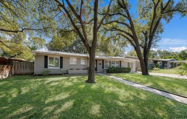 4-bedroom rental at 614 Larkwood Dr in San Antonio, TX — photo 1