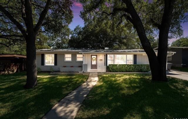 4-bedroom rental at 614 Larkwood Dr in San Antonio, TX — photo 2