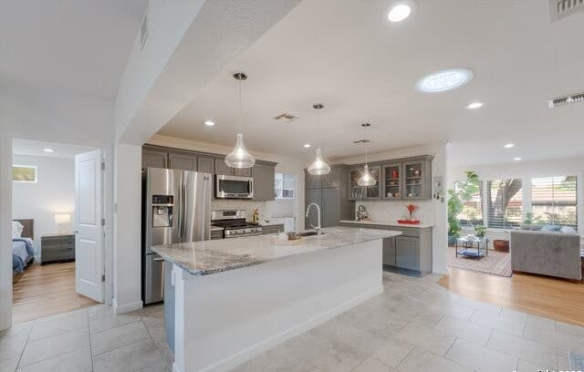 4-bedroom rental at 614 Larkwood Dr in San Antonio, TX — photo 3