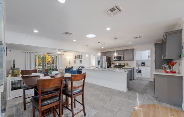 4-bedroom rental at 614 Larkwood Dr in San Antonio, TX — photo 5