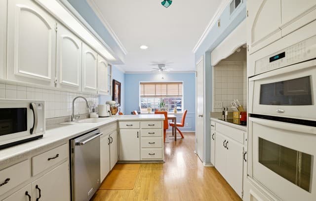 2-bedroom rental at 7500 Callaghan Rd Unit 210 in San Antonio, TX — photo 5