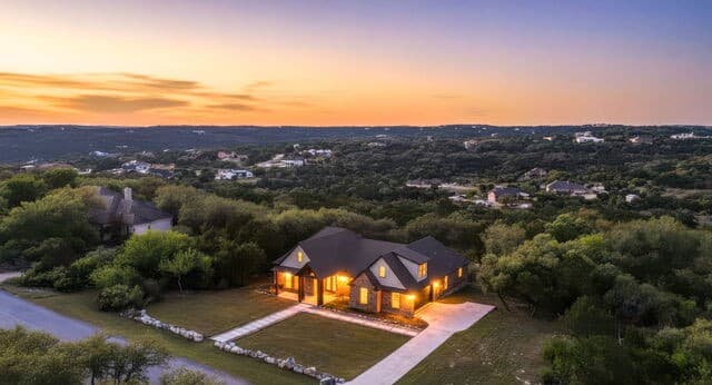 5-bedroom home for sale at 827 County Road 2801 E in Mico TX