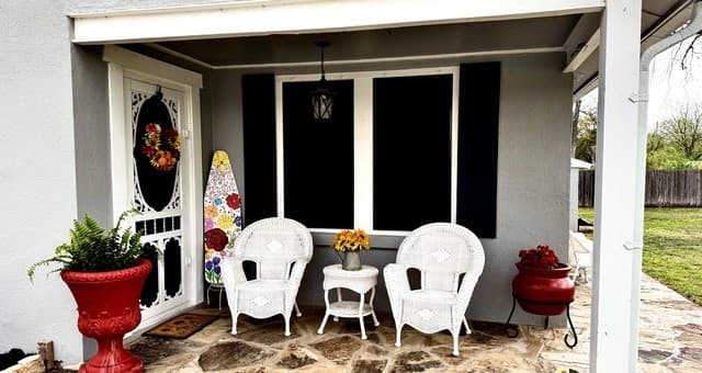 2-bedroom rental at 1615 Lorenzo St. in Castroville, TX — photo 3