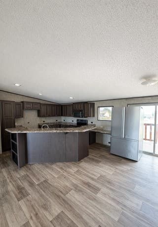 4-bedroom rental at 401 Ala Blanca Dr in Lytle, TX — photo 4