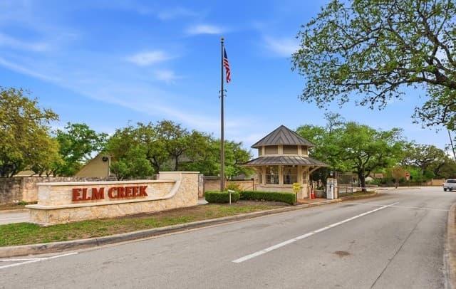 4-bedroom home for sale at 15 Villa Verde in San Antonio TX