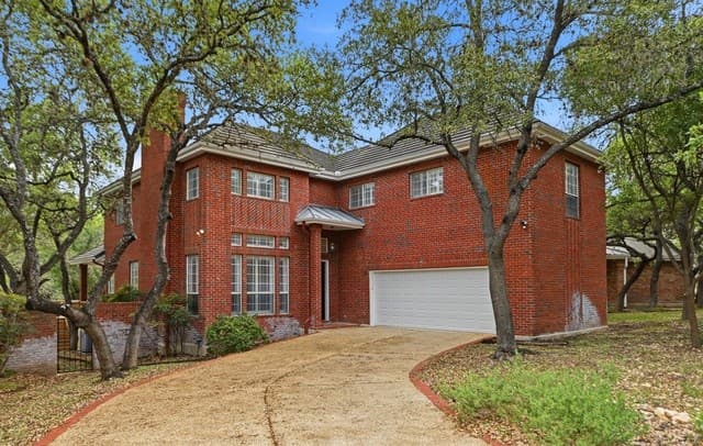 Home for sale at 15 Villa Verde in San Antonio, TX — photo 2
