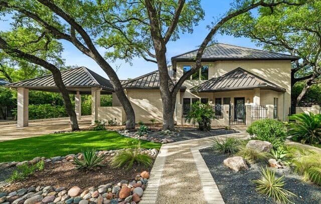 4-bedroom rental at 3111 Iron Stone in San Antonio, TX — photo 1
