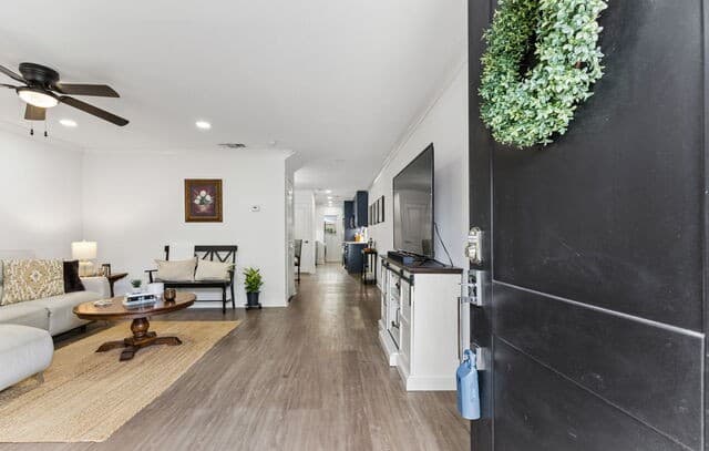 2-bedroom rental at 2718 Old Field Dr Unit 502 in San Antonio, TX — photo 5