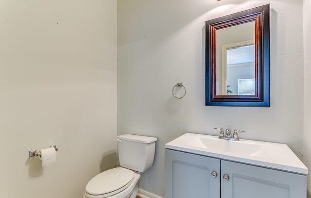 5-bedroom rental at 16014 Juan Tabo Way in Helotes, TX — photo 4