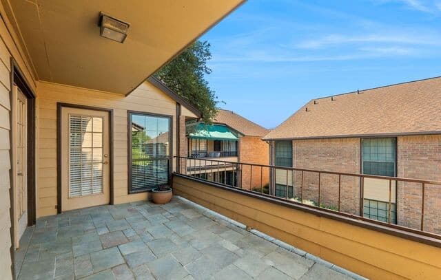 3-bedroom rental at 3605 Hidden Dr. Unit 4F in San Antonio, TX — photo 3