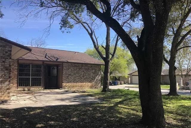 4-bedroom rental at 9130 Kings Hbr in San Antonio, TX — photo 1
