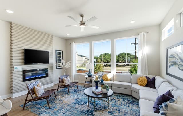 3-bedroom rental at 20675 Huebner Rd Unit UNIT 516 in San Antonio, TX — photo 4