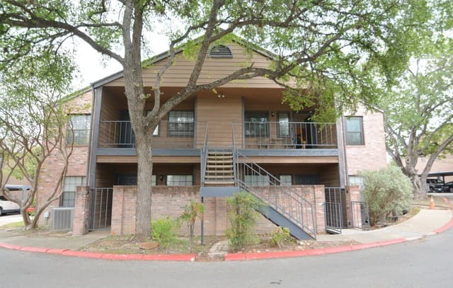 1-bedroom rental at 4803 Hamilton Wolfe Road Unit 704 in San Antonio, TX — photo 1