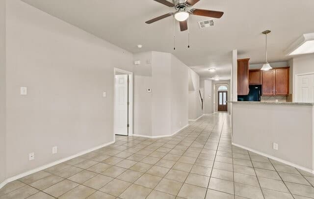 5-bedroom rental at 2616 Gallant Fox Dr in Schertz, TX — photo 4
