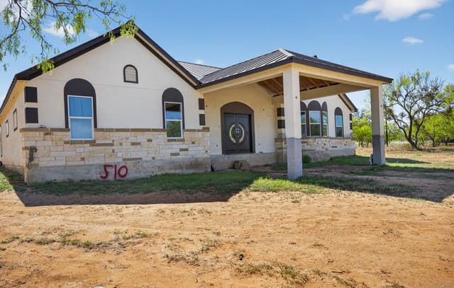 Home for sale at 510 High Mdw in Lytle, TX — photo 3