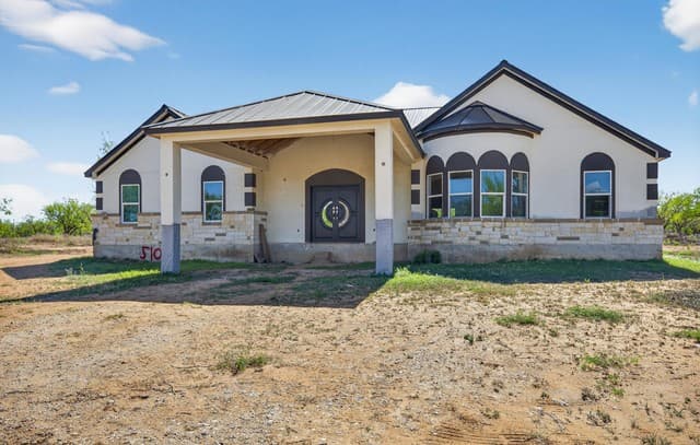 Home for sale at 510 High Mdw in Lytle, TX — photo 4