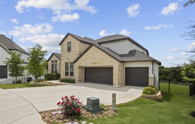 5-bedroom rental at 226 Vizcaya in Boerne, TX — photo 4