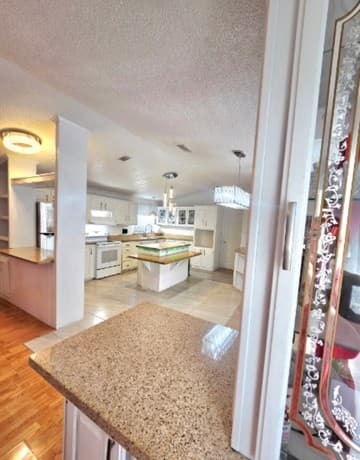 3-bedroom rental at 315 Forest Creek Rd in Devine, TX — photo 3