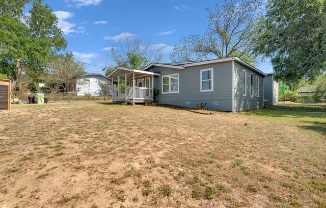 4-bedroom rental at 4236 Lonesome Trl in Von Ormy, TX — photo 2