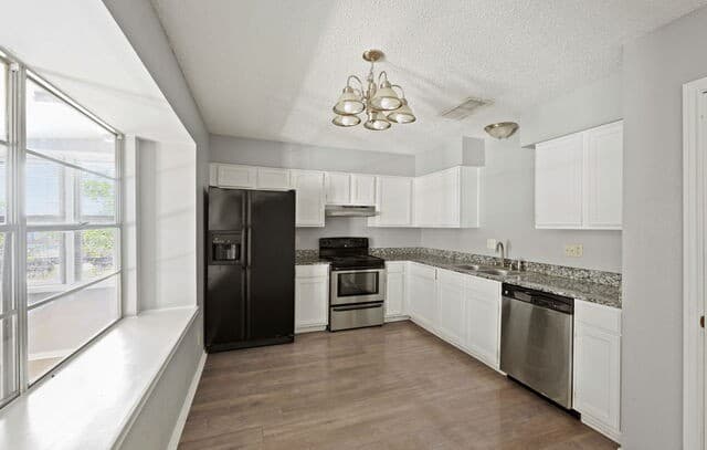 4-bedroom rental at 5017 Cherry Tree in Schertz, TX — photo 4