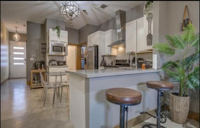 2-bedroom rental at 1542 N Alamo Unit 203 in San Antonio, TX — photo 3