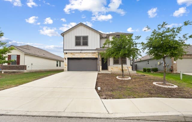 4-bedroom rental at 10679 Penelope Way in Converse, TX — photo 1