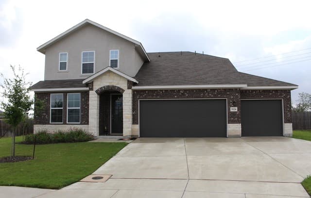 4-bedroom rental at 5126 Garden Field in Schertz, TX — photo 2