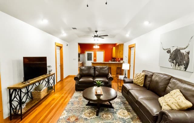 3-bedroom rental at 201 Brinkoeter St in Poth, TX — photo 3