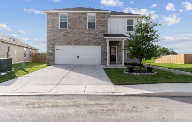 4-bedroom rental at 15406 Escalante Pass in Von Ormy, TX — photo 1