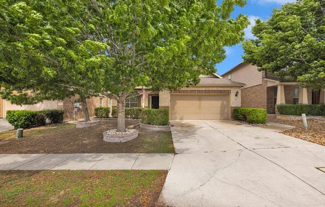 4-bedroom rental at 584 Saddlehorn Way in Cibolo, TX — photo 1