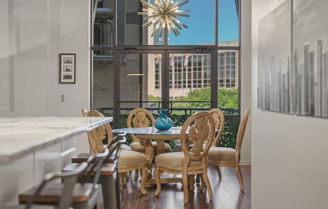 1-bedroom rental at 214 E Travis St Unit APT 205 in San Antonio, TX — photo 3