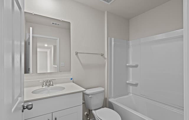4-bedroom rental at 304 Jersey Lane in Boerne, TX — photo 2