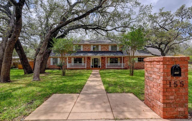 4-bedroom rental at 155 William Classen in Hollywood Park, TX — photo 2