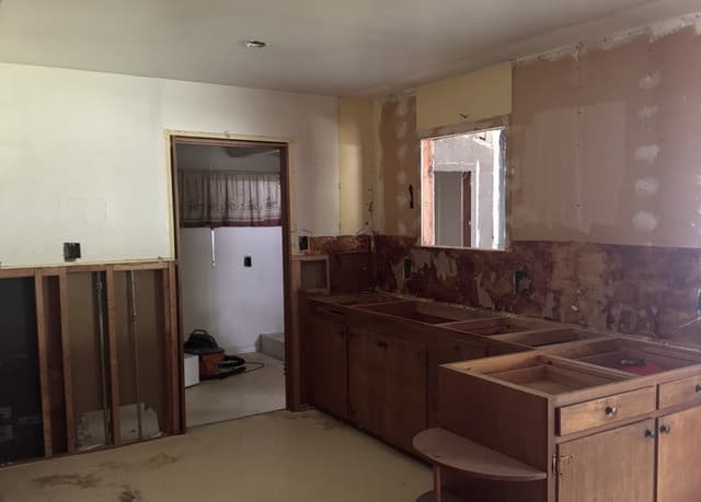 4-bedroom rental at 514 E Bandera Rd in Boerne, TX — photo 4