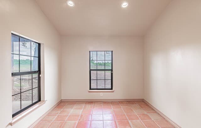 3-bedroom rental at 1271 County Road 119 in Floresville, TX — photo 3