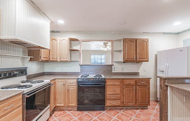 3-bedroom rental at 1271 County Road 119 in Floresville, TX — photo 5