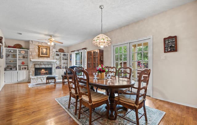 4-bedroom rental at 8519 Alydar Cir in Boerne, TX — photo 2