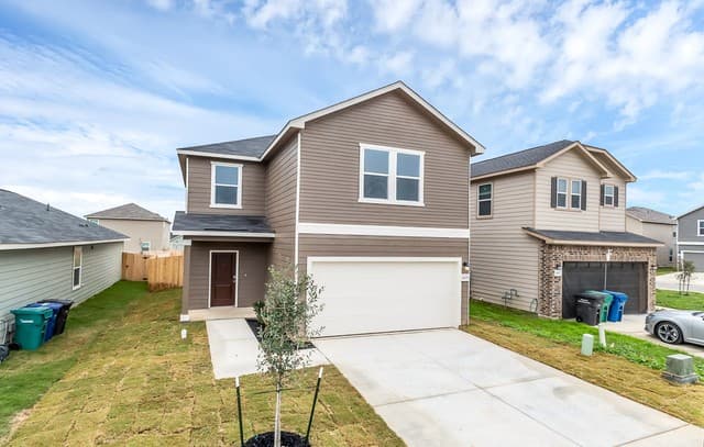 3-bedroom rental at 14458 Ribbon Tail in Elmendorf, TX — photo 1