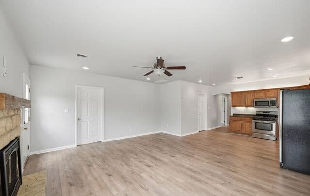 3-bedroom rental at 604 Schneider in Poth, TX — photo 3