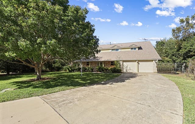 4-bedroom rental at 212 National Blvd in Universal City, TX — photo 5