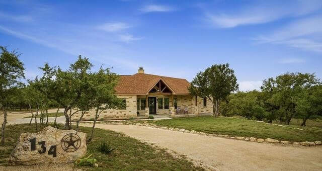 3-bedroom rental at 134 Stallion Estates Dr in Spring Branch, TX — photo 1