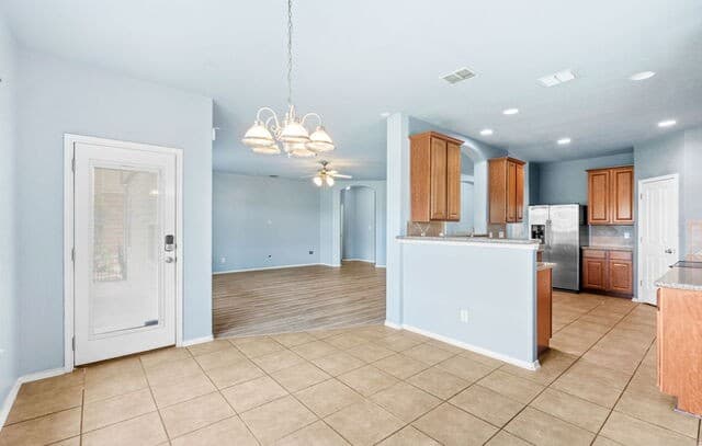 5-bedroom rental at 5124 Eagle Valley St in Schertz, TX — photo 5