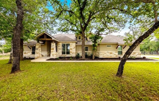 4-bedroom rental at 156 Crescent Ridge in Adkins, TX — photo 2