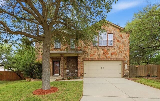 5-bedroom rental at 10618 Clover Cyn in Helotes, TX — photo 1